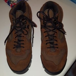 Hi-Tec hiking boots like new sz 9.5